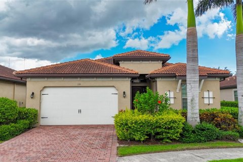 House in Nokomis, Florida 3 bedrooms, 184.32 sq.m. № 1306830 - photo 1