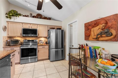 Villa ou maison à louer à Sarasota, Floride: 3 chambres, 168.8 m2 № 1917514 - photo 5