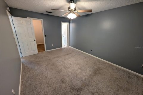Villa ou maison à louer à Brandon, Floride: 3 chambres, 157 m2 № 2118916 - photo 10