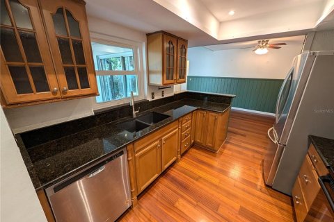 Villa ou maison à louer à Brandon, Floride: 3 chambres, 157 m2 № 2118916 - photo 5