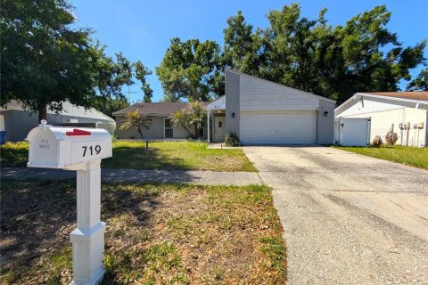 Villa ou maison à louer à Brandon, Floride: 3 chambres, 157 m2 № 2118916 - photo 2