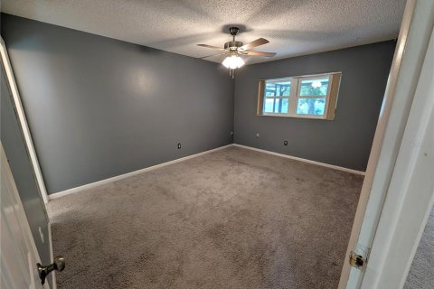 Villa ou maison à louer à Brandon, Floride: 3 chambres, 157 m2 № 2118916 - photo 9