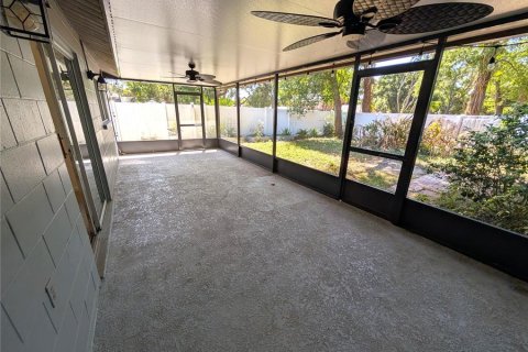 Villa ou maison à louer à Brandon, Floride: 3 chambres, 157 m2 № 2118916 - photo 13