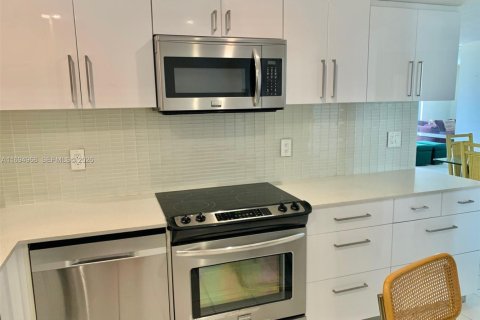 Condominio en venta en Hollywood, Florida, 2 dormitorios, 113.43 m2 № 2154280 - foto 10