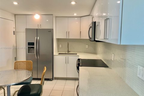 Condominio en venta en Hollywood, Florida, 2 dormitorios, 113.43 m2 № 2154280 - foto 11