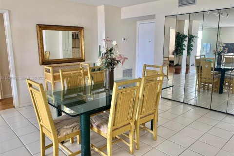 Condominio en venta en Hollywood, Florida, 2 dormitorios, 113.43 m2 № 2154280 - foto 19
