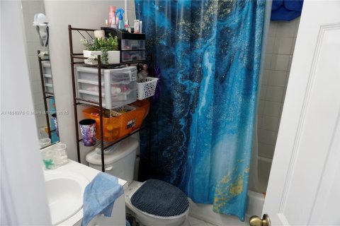 Townhouse in Homestead, Florida 3 bedrooms, 140.19 sq.m. № 1887233 - photo 15