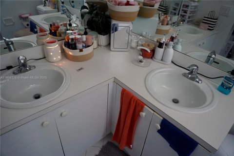 Townhouse in Homestead, Florida 3 bedrooms, 140.19 sq.m. № 1887233 - photo 19