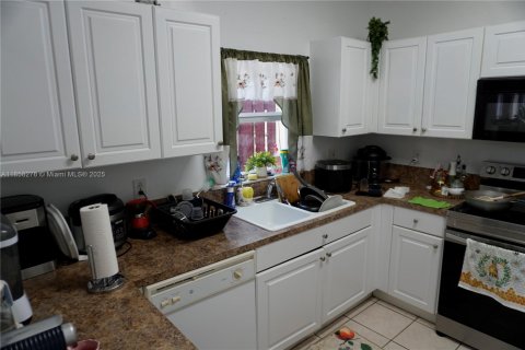 Townhouse in Homestead, Florida 3 bedrooms, 140.19 sq.m. № 1887233 - photo 8