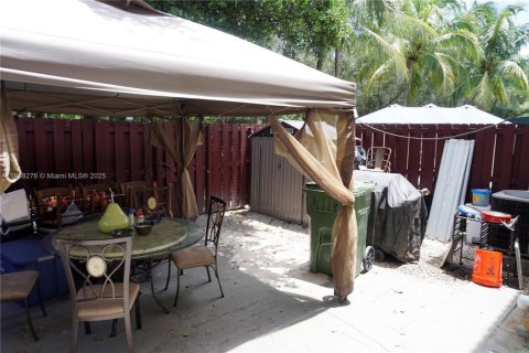 Townhouse in Homestead, Florida 3 bedrooms, 140.19 sq.m. № 1887233 - photo 21