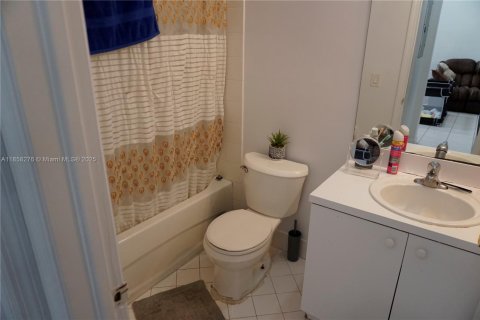 Townhouse in Homestead, Florida 3 bedrooms, 140.19 sq.m. № 1887233 - photo 11