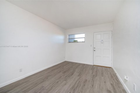 Appartement à louer à Miami, Floride: 2 chambres, 57.79 m2 № 1972363 - photo 9