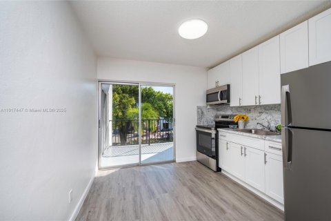 Appartement à louer à Miami, Floride: 2 chambres, 57.79 m2 № 1972363 - photo 3