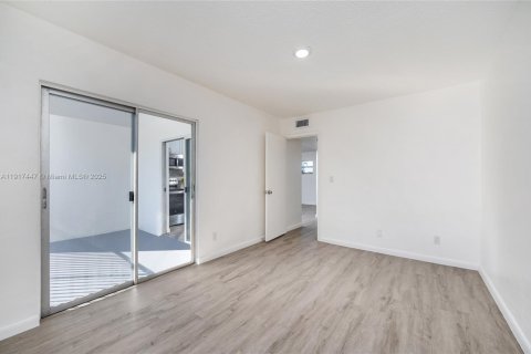 Appartement à louer à Miami, Floride: 2 chambres, 57.79 m2 № 1972363 - photo 12