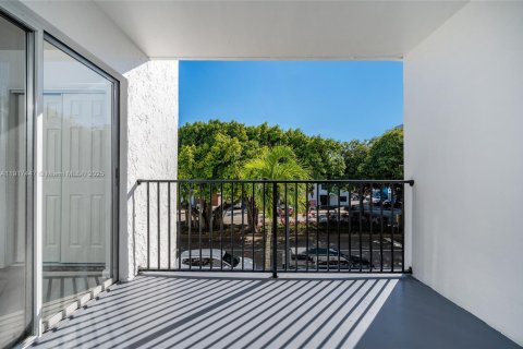 Appartement à louer à Miami, Floride: 2 chambres, 57.79 m2 № 1972363 - photo 5