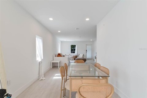 Villa ou maison à vendre à New Smyrna Beach, Floride: 6 chambres, 220.36 m2 № 1736612 - photo 6
