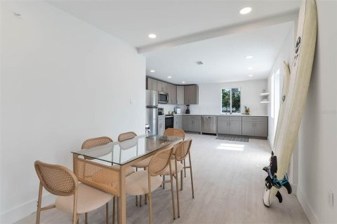 Villa ou maison à vendre à New Smyrna Beach, Floride: 6 chambres, 220.36 m2 № 1736612 - photo 5