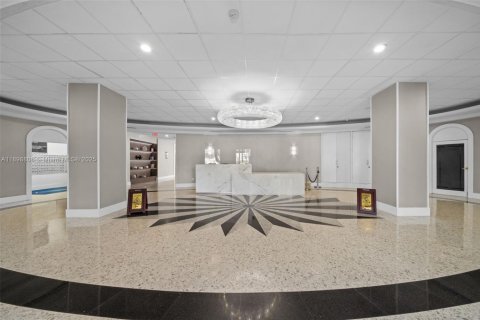 Condominio en venta en Hallandale Beach, Florida, 1 dormitorio, 78.97 m2 № 1951360 - foto 24