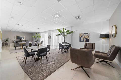 Condominio en venta en Hallandale Beach, Florida, 1 dormitorio, 78.97 m2 № 1951360 - foto 29