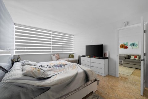 Condominio en venta en Hallandale Beach, Florida, 1 dormitorio, 78.97 m2 № 1951360 - foto 12