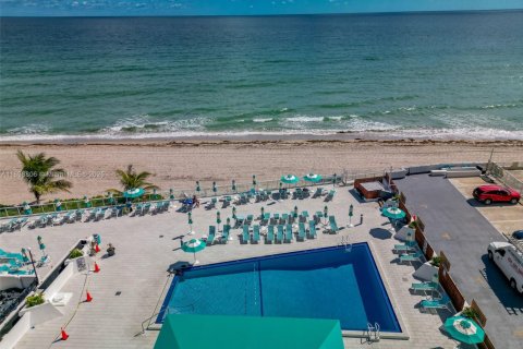 Condominio en venta en Hallandale Beach, Florida, 1 dormitorio, 78.97 m2 № 1951360 - foto 21