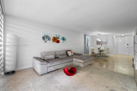 Condominio en venta en Hallandale Beach, Florida, 1 dormitorio, 78.97 m2 № 1951360 - foto 8