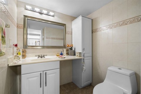 Condominio en venta en Hallandale Beach, Florida, 1 dormitorio, 78.97 m2 № 1951360 - foto 11