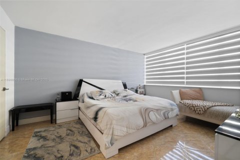 Condominio en venta en Hallandale Beach, Florida, 1 dormitorio, 78.97 m2 № 1951360 - foto 13
