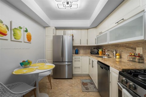 Condominio en venta en Hallandale Beach, Florida, 1 dormitorio, 78.97 m2 № 1951360 - foto 5