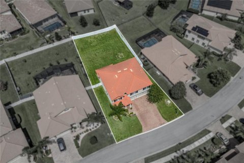 House in Lakeland, Florida 5 bedrooms, 308.9 sq.m. № 2333958 - photo 6