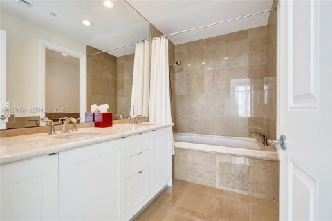 Купить кондоминиум в Форт-Лодердейл, Флорида 2 спальни, 183.11м2, № 2045078 - фото 23