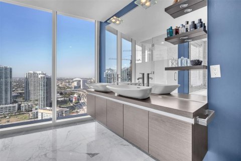 Copropriété à vendre à Miami, Floride: 2 chambres, 142.98 m2 № 2152673 - photo 16