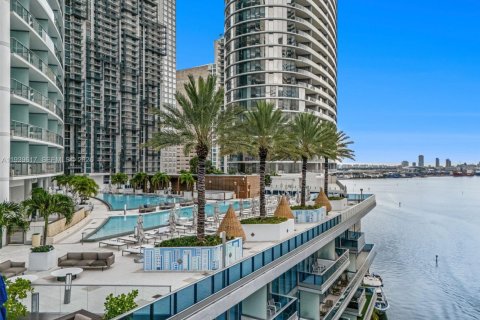 Condominio en Miami, Florida, 2 dormitorios  № 2152673