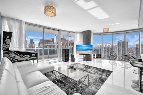 Copropriété à vendre à Miami, Floride: 2 chambres, 142.98 m2 № 2152673 - photo 5