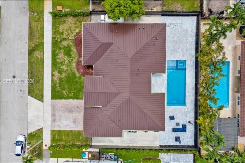 Casa en Miami, Florida 5 dormitorios, 243.78 m2 № 2268897