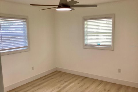 House in Sarasota, Florida 3 bedrooms, 88.91 sq.m. № 2342702 - photo 10