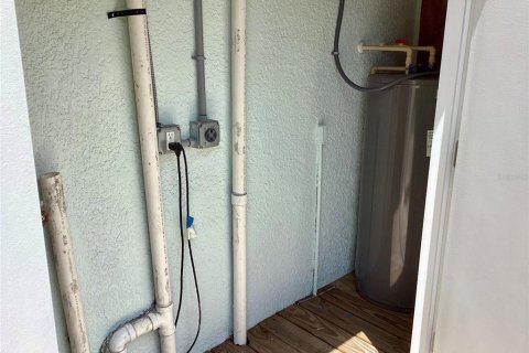 House in Sarasota, Florida 3 bedrooms, 88.91 sq.m. № 2342702 - photo 13