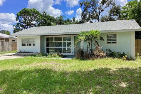 House in Sarasota, Florida 3 bedrooms, 88.91 sq.m. № 2342702 - photo 16