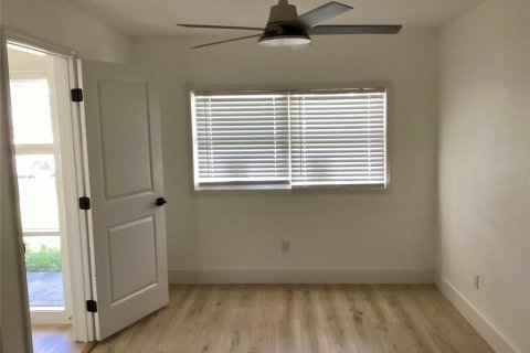House in Sarasota, Florida 3 bedrooms, 88.91 sq.m. № 2342702 - photo 4