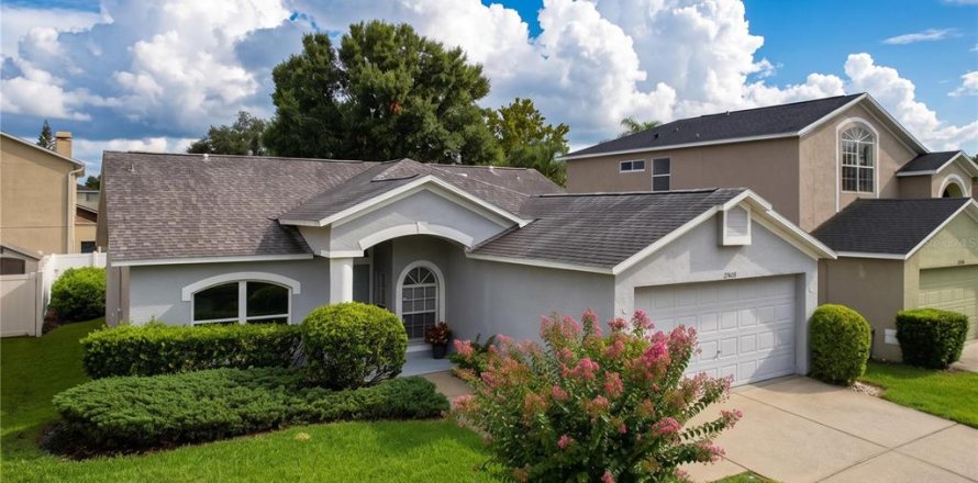 Villa ou maison à Wesley Chapel, Floride 3 chambres, 128.76 m2 № 2418332