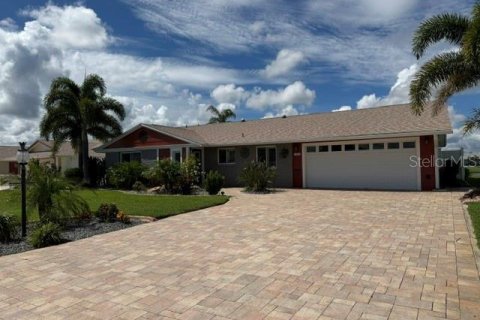 Casa en Sun City Center, Florida 3 dormitorios, 187.66 m2 № 2345251