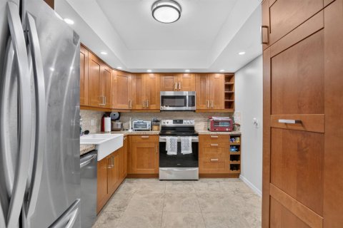 Condo in Pompano Beach, Florida, 3 bedrooms  № 2250817 - photo 4