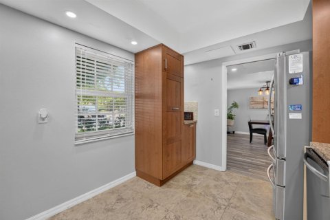 Condo in Pompano Beach, Florida, 3 bedrooms  № 2250817 - photo 8