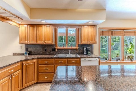 House in Homosassa, Florida 3 bedrooms, 229.1 sq.m. № 1879459 - photo 28