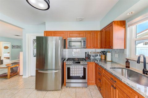 Casa en venta en Largo, Florida, 2 dormitorios, 96.43 m2 № 1650618 - foto 9