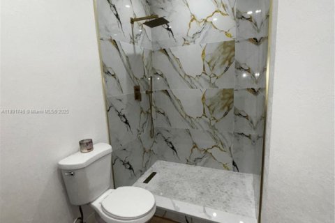 Townhouse in Miami, Florida 4 bedrooms, 160.81 sq.m. № 1943729 - photo 28