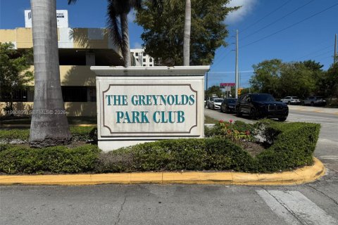 Condo à North Miami Beach, Floride, 3 chambres  № 2079869