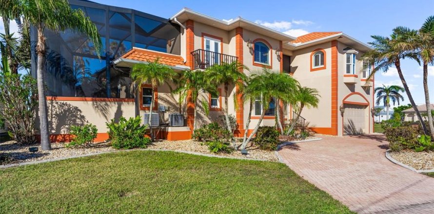 House in Punta Gorda, Florida 4 bedrooms, 310.01 sq.m. № 1916657