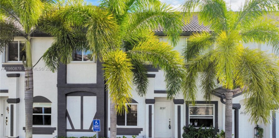 Adosado en Homestead, Florida 3 dormitorios, 134.89 m2 № 2044176