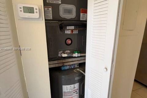 Condominio en venta en Coral Springs, Florida, 2 dormitorios, 104.05 m2 № 2031820 - foto 9